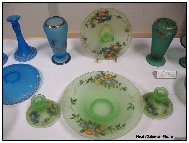 dec-tiffin-satin2